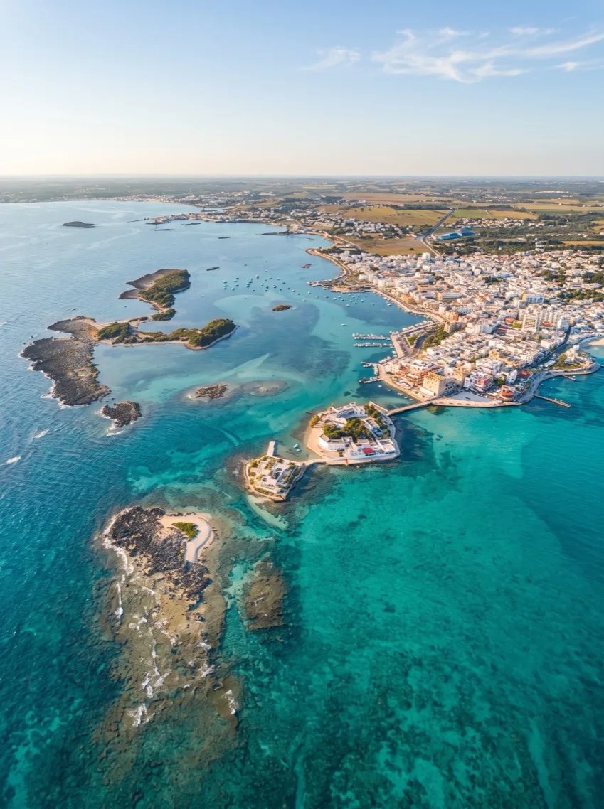 Veduta dall'alto di Porto Cesareo e dell'Isola dei Conigli